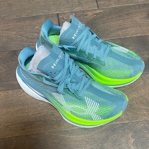 Under Armour Velociti Sneakers in Blue and Green, women’s. BRAND NEW